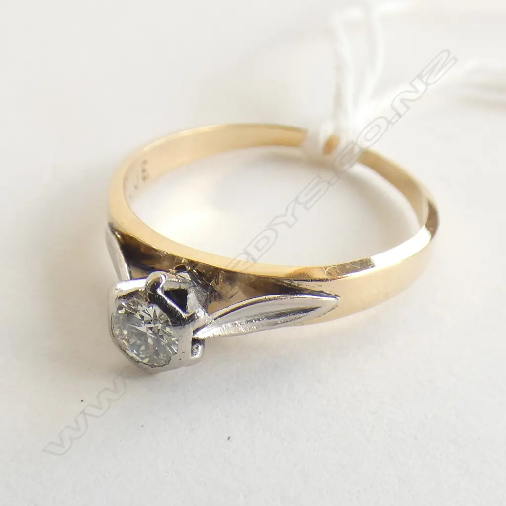 18ct gold 0.20ct diamond solitaire ring Image 1++