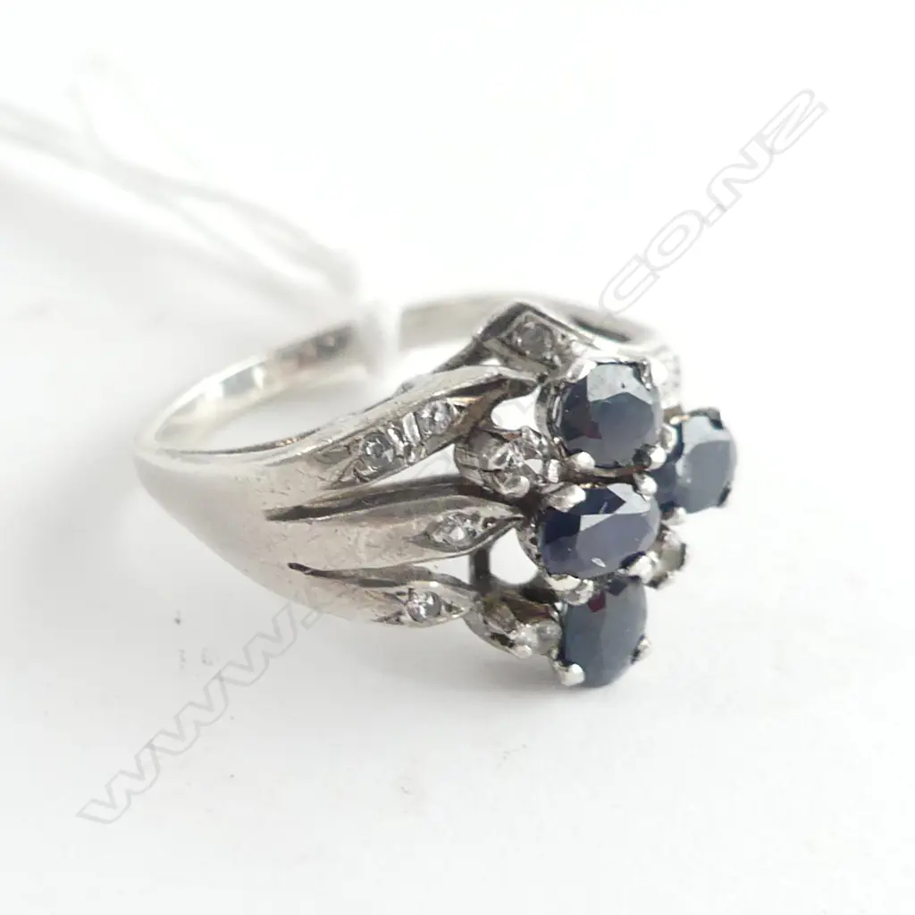 925 SILVER & SAPPHIRE CLUSTER RING SIZE L Image 1++
