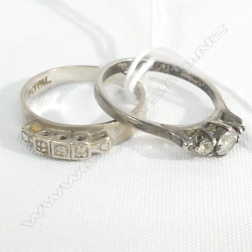 18CT PALLADIUM & DIAMOND RING + ONE OTHER 5.15GMS Image 1++