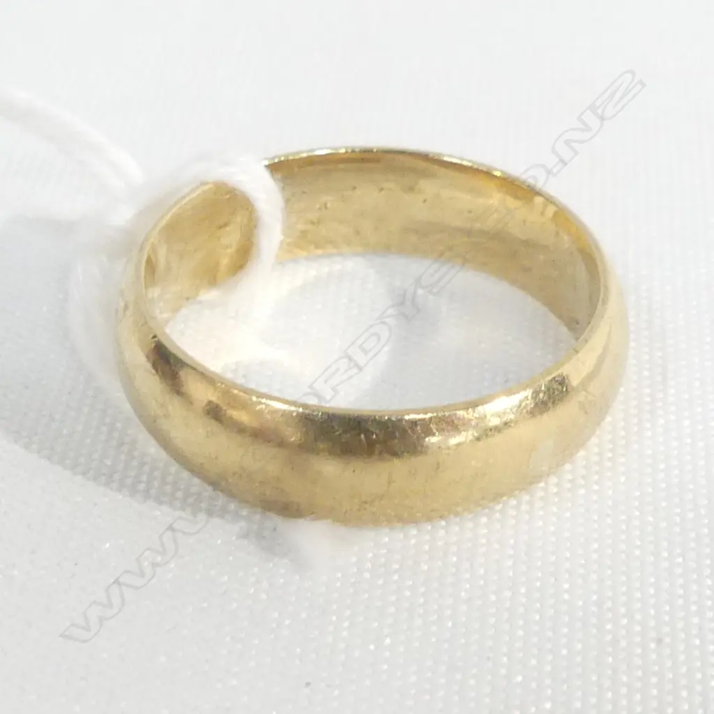 9CT GOLD WEDDING BAND - 5.97GMS Image 1++
