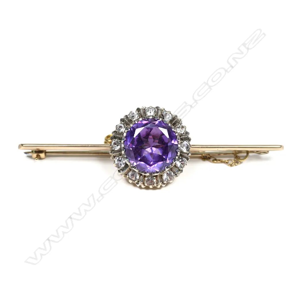 A vintage 9ct gold imitation amethyst and paste bar brooch, Image 1++