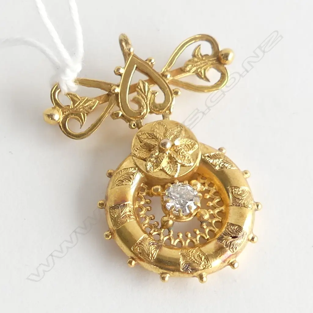 14CT GOLD AND DIAMOND BROOCH 2.93gm Image 1++