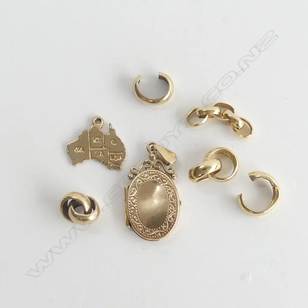 9CT AUSTRALIA CHARM, LOCKET AND SCRAP GOLD 5.8G Image 1++