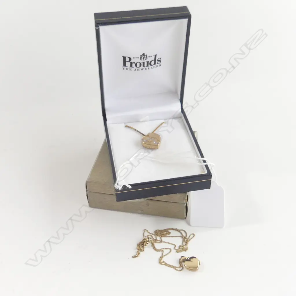 2 GOLD PLATED HEART LOCKETS & CHAINS  Image 1++
