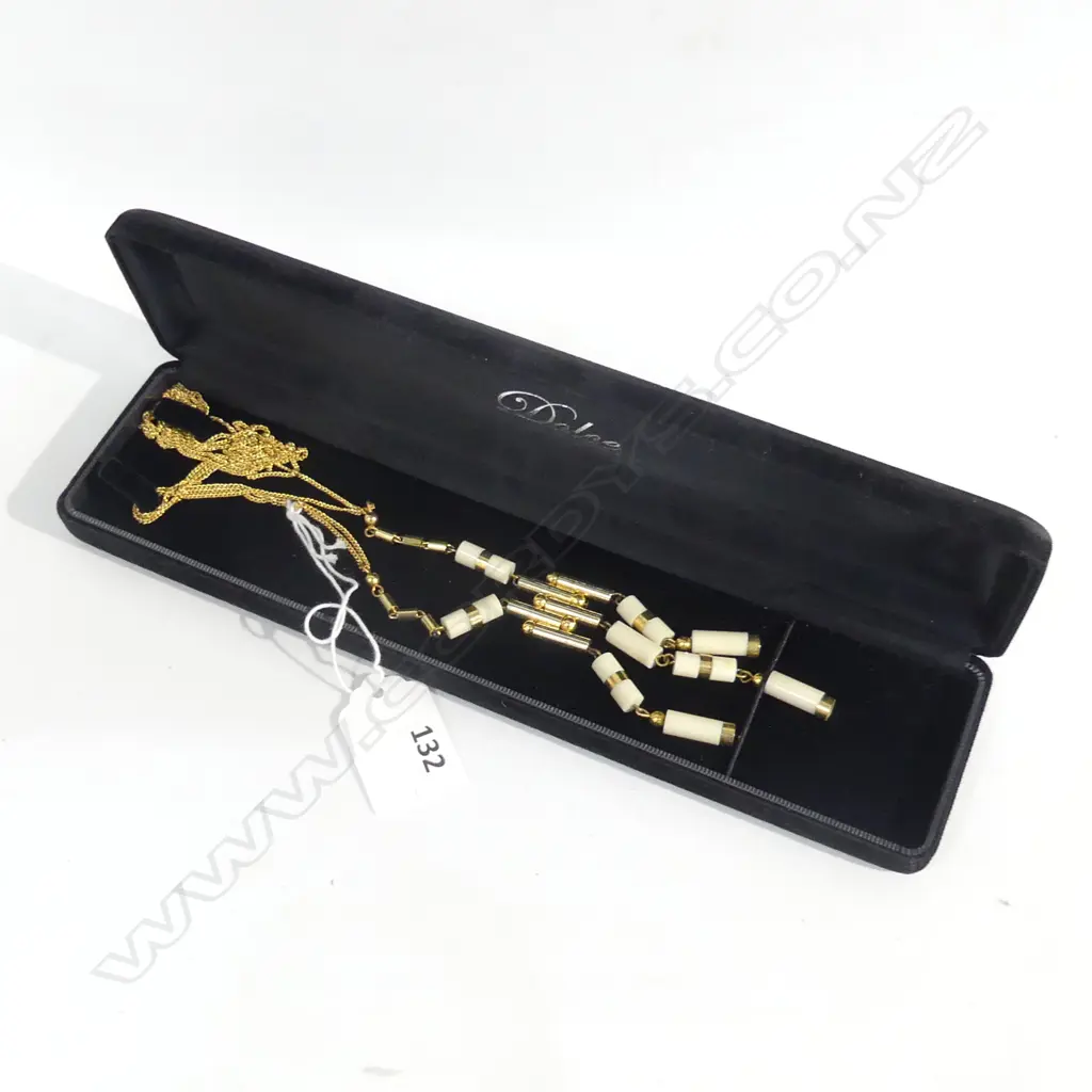 1960'S GOLD TONE & BEAD NECKLACE  Image 1++