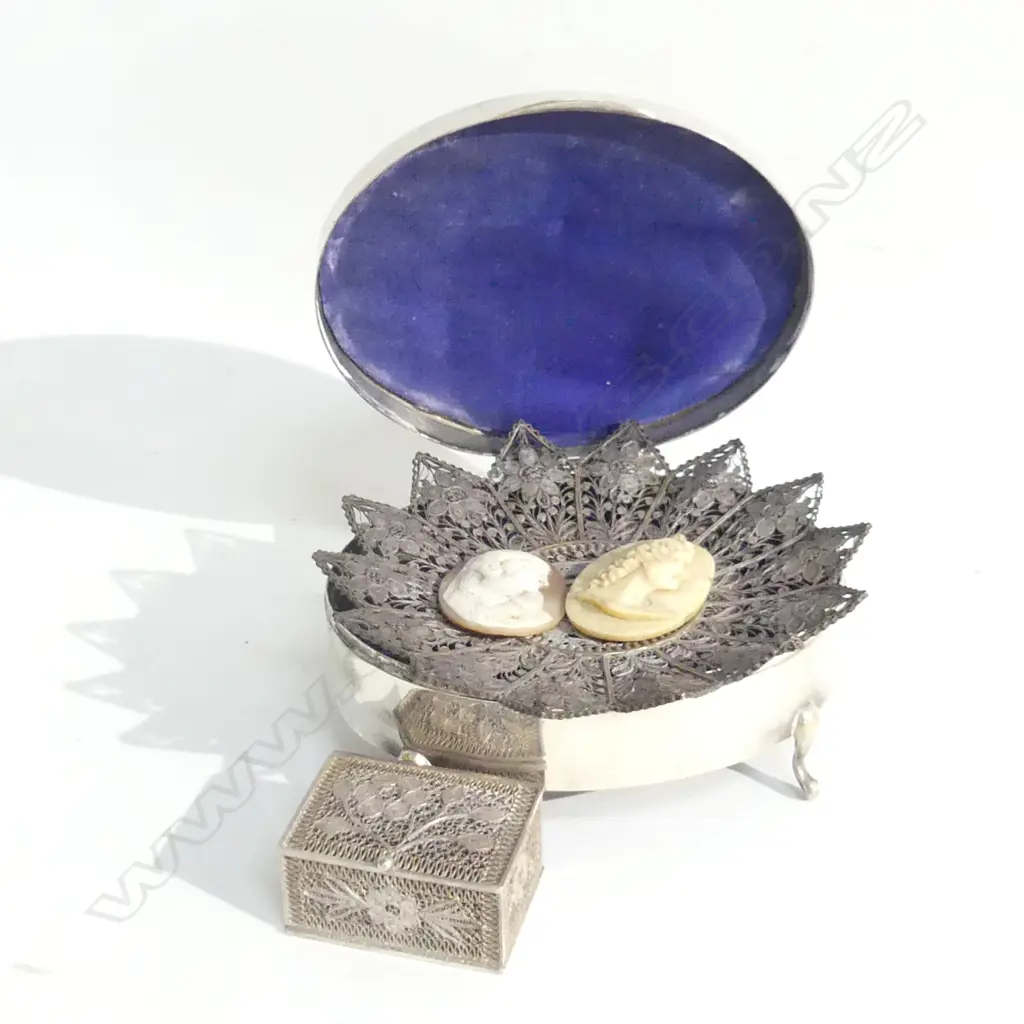 EP JEWELLERY BOX, 2 METAL FILIGREE PCES, 2 CAMEOS IVORY & OTHER Image 1++