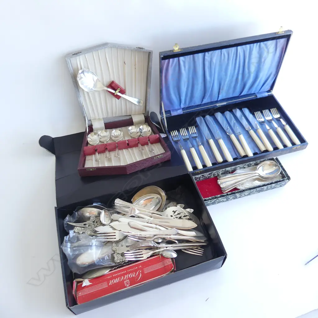 4 BOXES SILVER PLATED CUTLERY  Image 1++