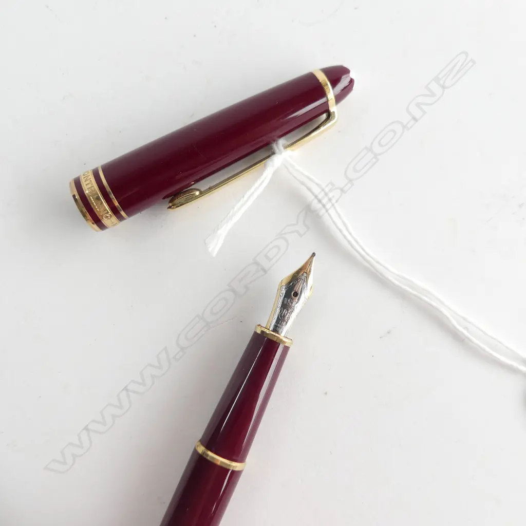MONT BLANC DARK CLARET CASED FOUNTIAN PEN 14K GOLD KNIB Image 1++