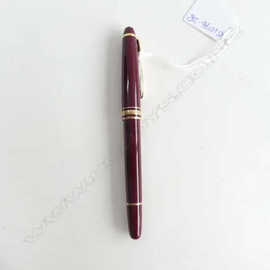 MONT BLANC DARK CLARET CASED FOUNTIAN PEN 14K GOLD KNIB
