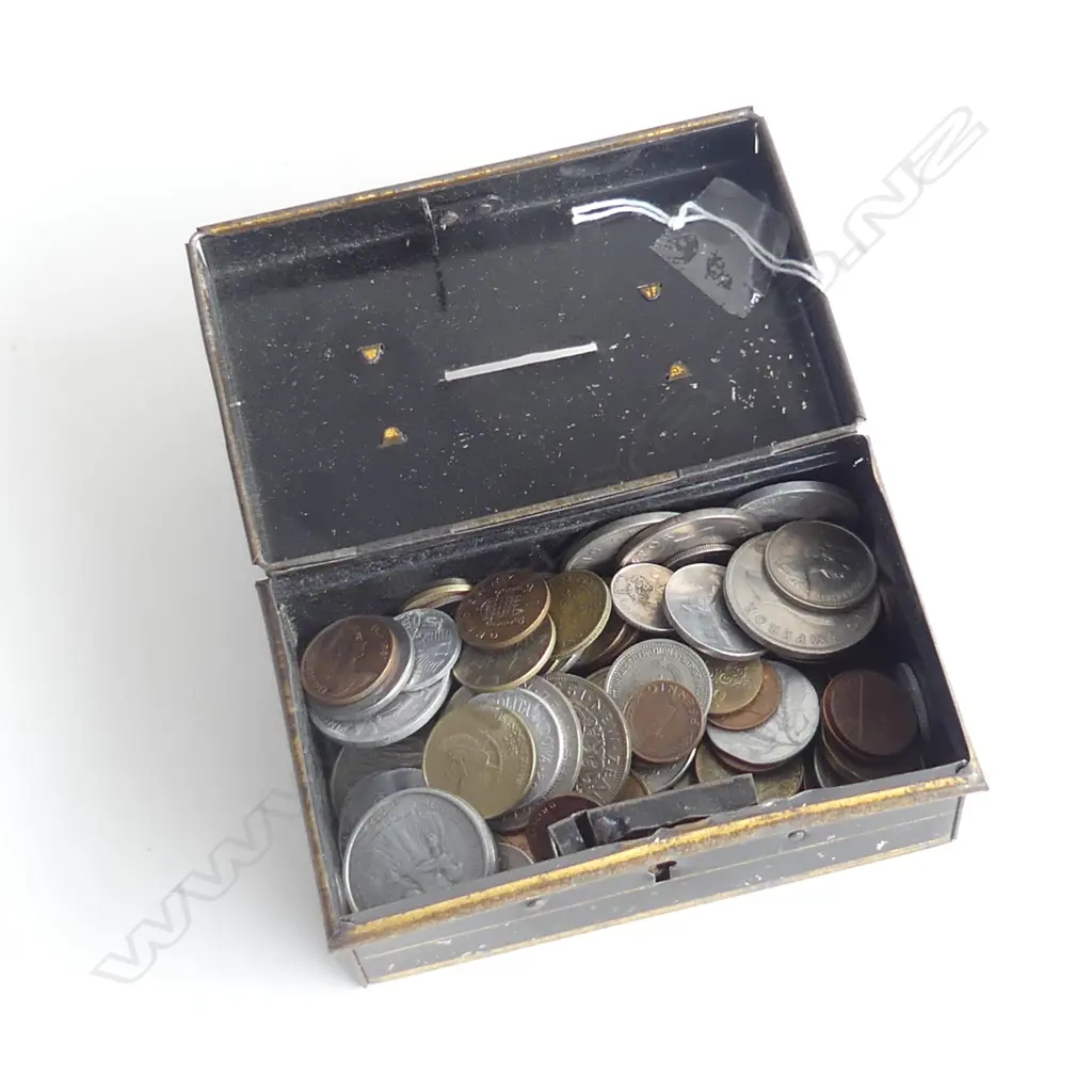 SM MONEY TIN ASST WORLD COINS Image 1++