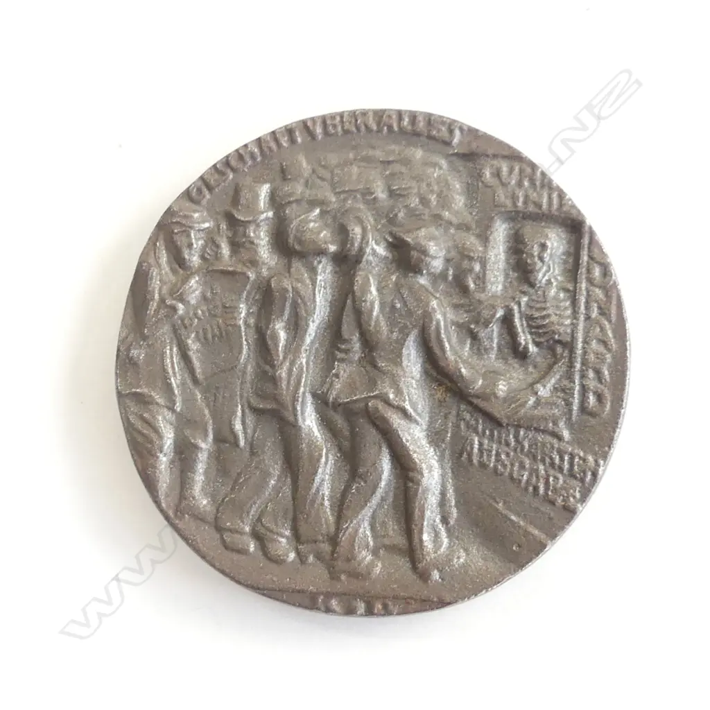 SM CONTAINER COMMEMORATIVE MEDALLIONS & COINS ETC.. Image 1++