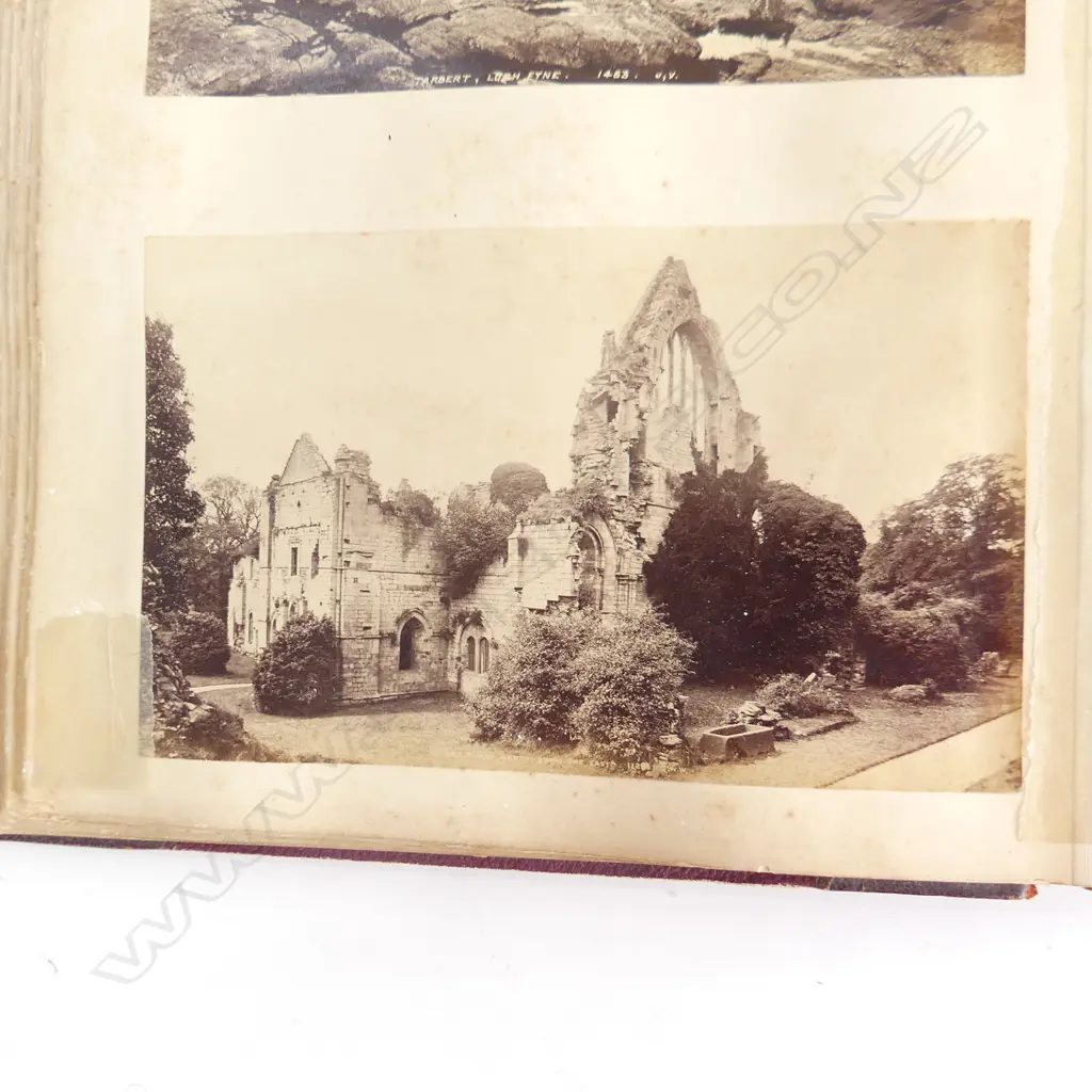 ANTIQUE PHOTO ALBUM; SCOTLAND / NZ Image 1++