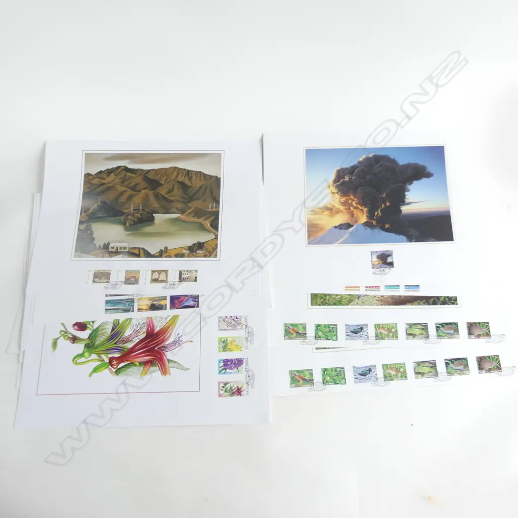 FOLIO OF NZ STAMP SETS Image 1++