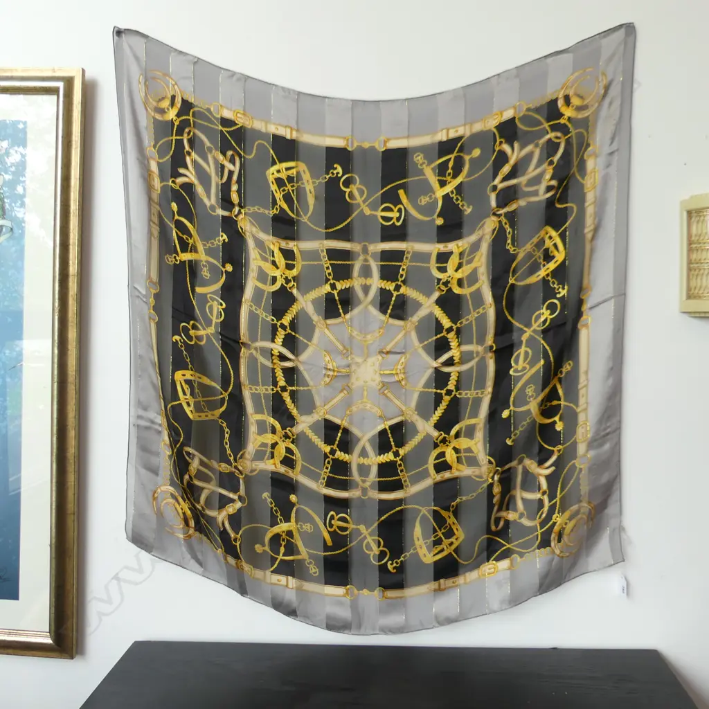 VINTAGE 100% SILK SCARF BY ROLAND MUNNIER PARIS Image 1++