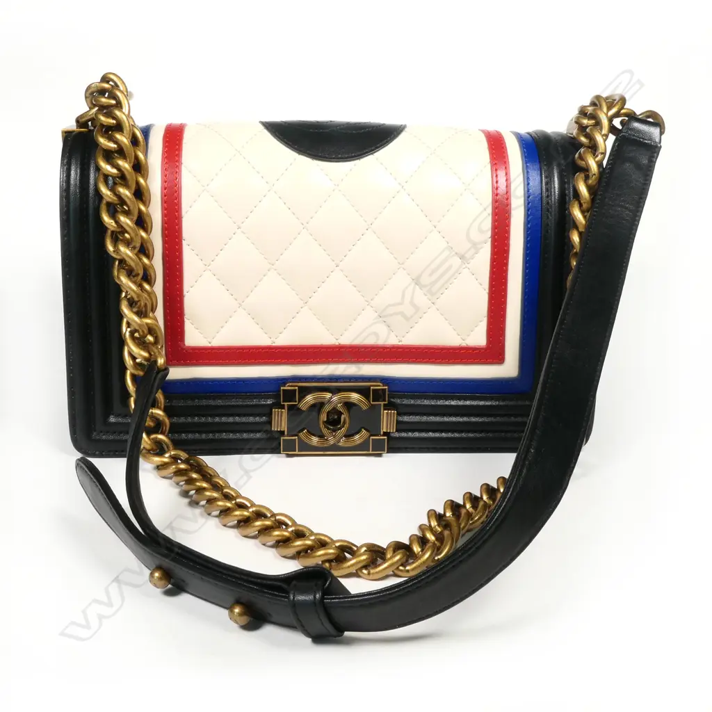 CHANEL BOY FLAP QUILTED LEATHER BAG Property seized by the Ministry of Justice Cordys cannot guarantee authenticity Image 1++