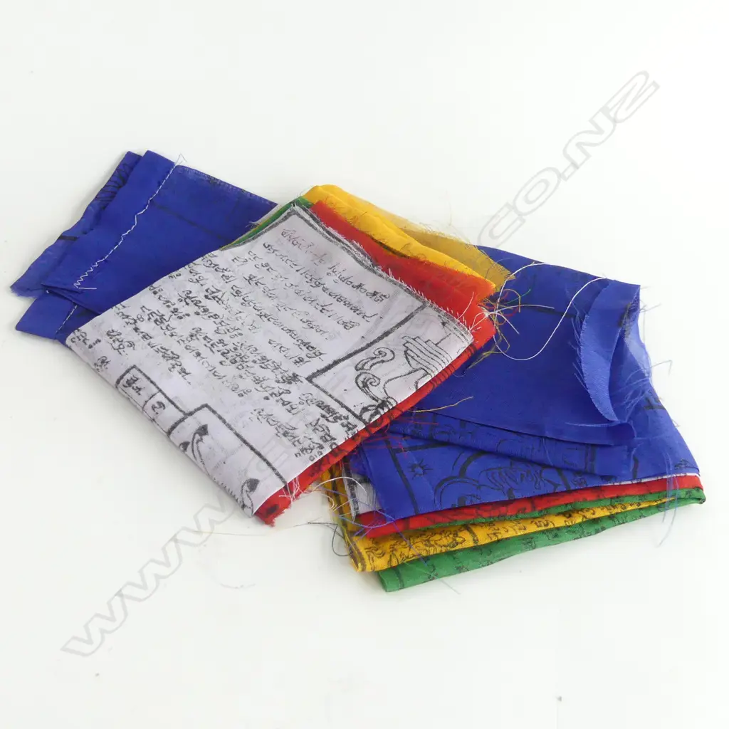 TIEBETAN PRAYER WHEEL BOOK FLAGS & SCONCE Image 1++