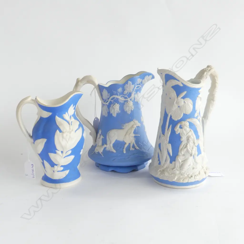 3 ANTIQUE B/W PARIAN WARE JUGS  Image 1++