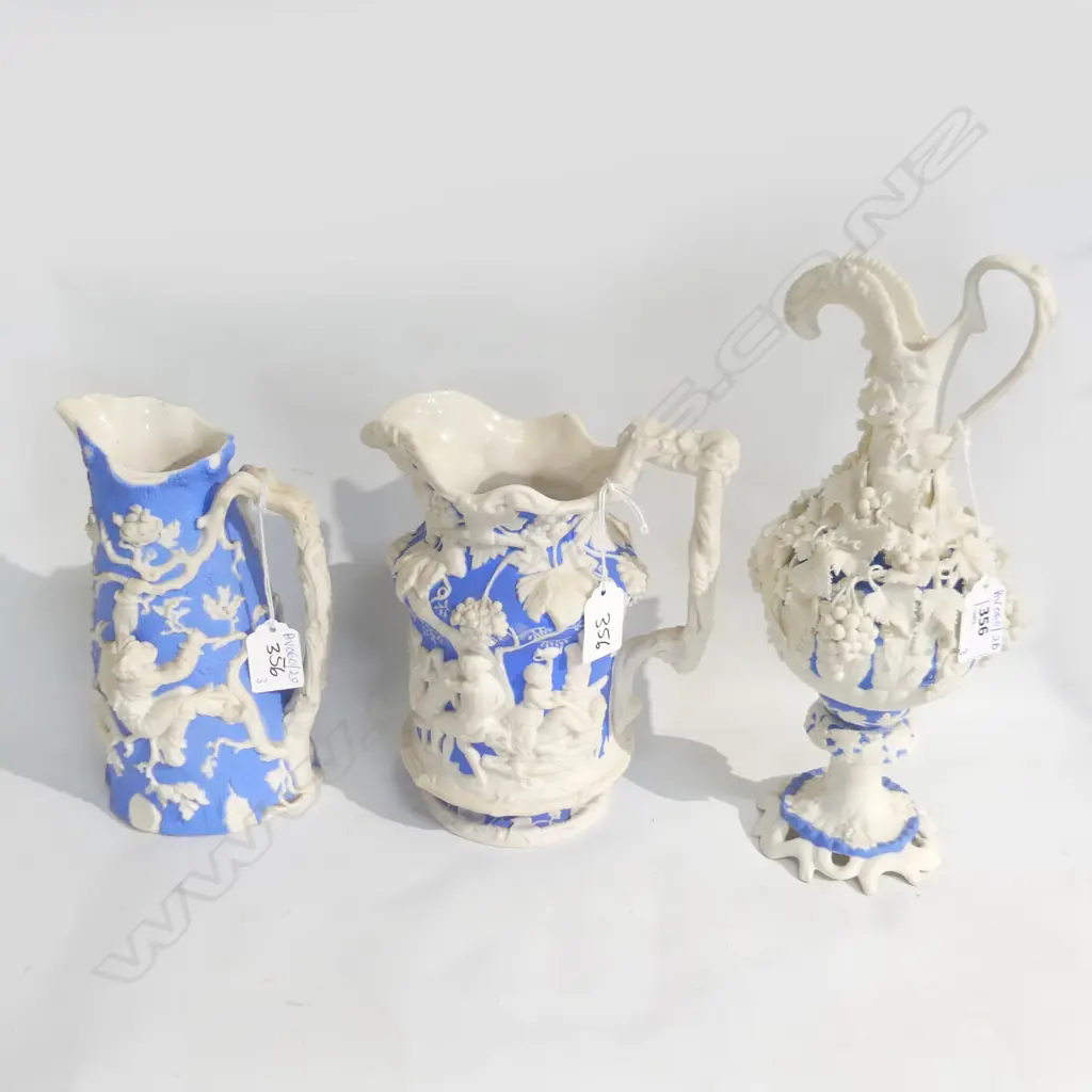 3 ANTIQUE B/W PARIAN WARE JUGS Image 1++