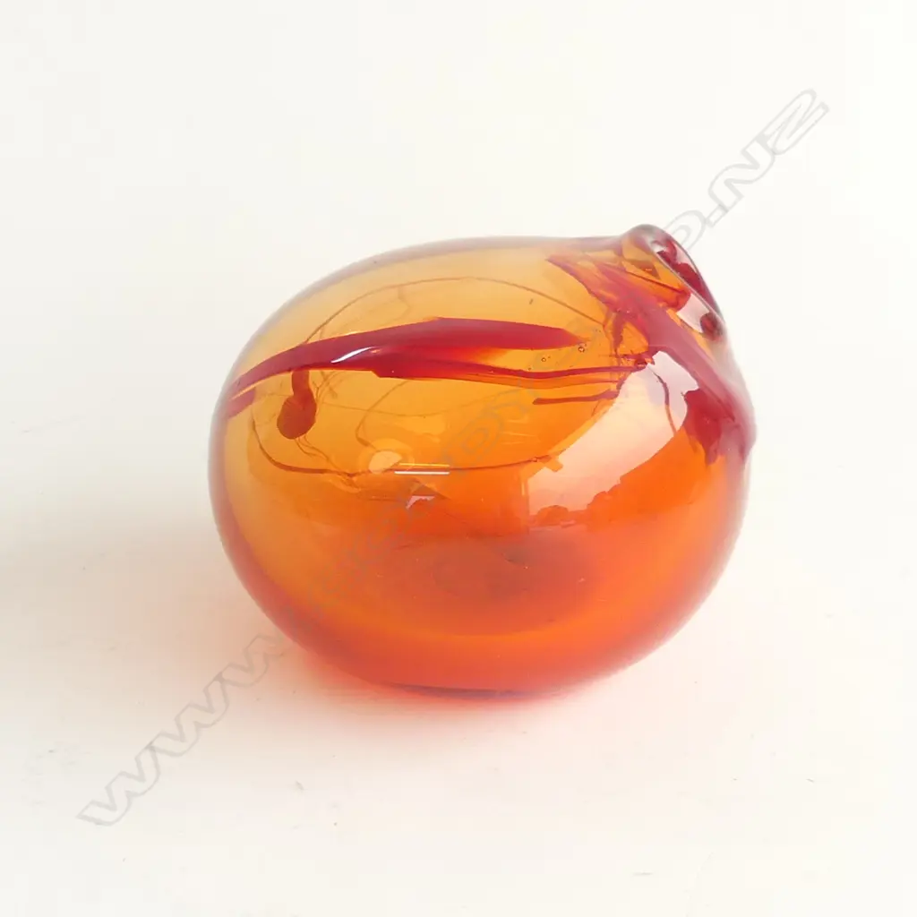 "SAINT VERDE" RED ART GLASS VASE signed & numbered Dia.120mm  Image 1++
