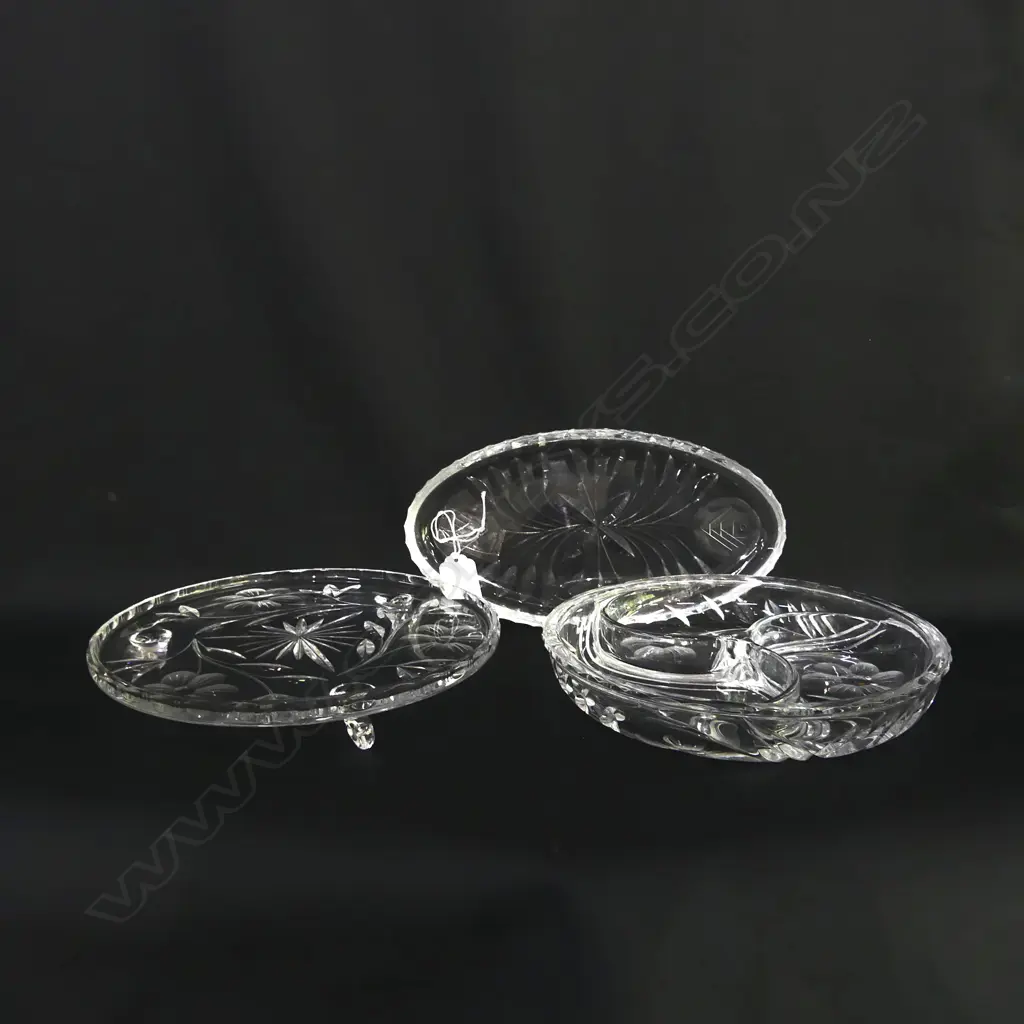 3 ASST CUT GLASS SERVING DISHES - ETCHED WITH FLOWERS - LARGEST DIA 225MM Image 1++