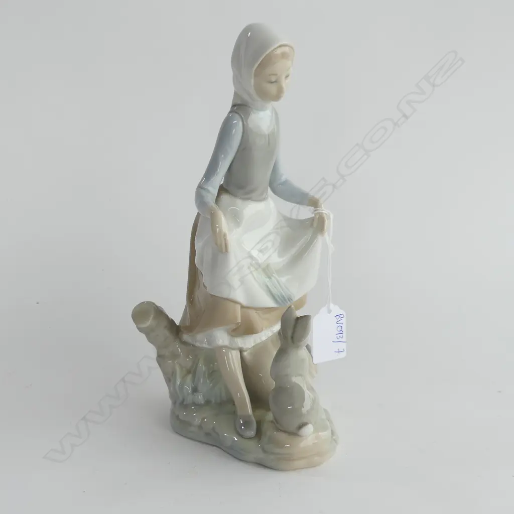 LLADRO FIGURINE WOMAN w. RABBIT H.230mm Image 1++
