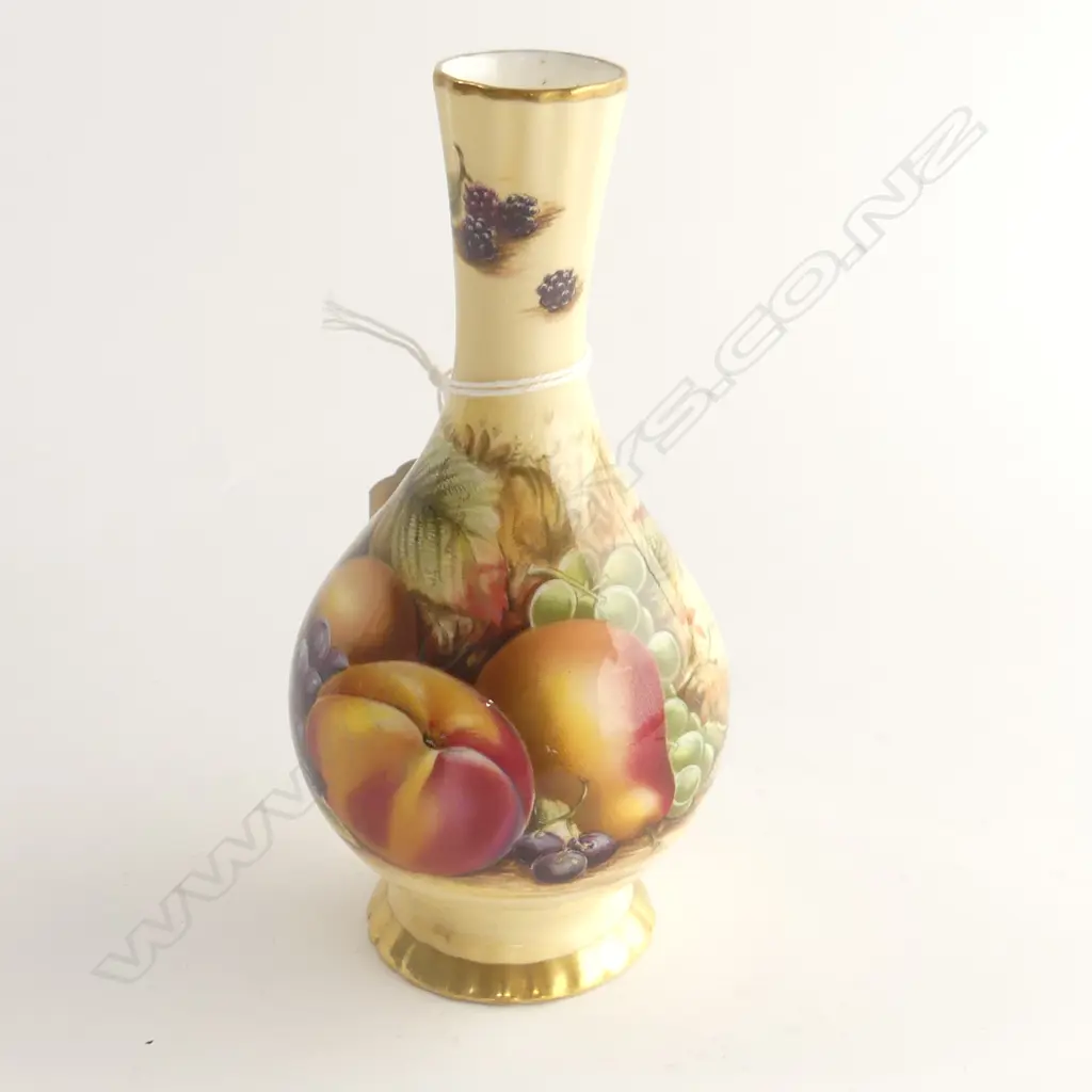 ANYNSLEY ORCHARD GOLD SPECIMAN VASE H 500 MM Image 1++