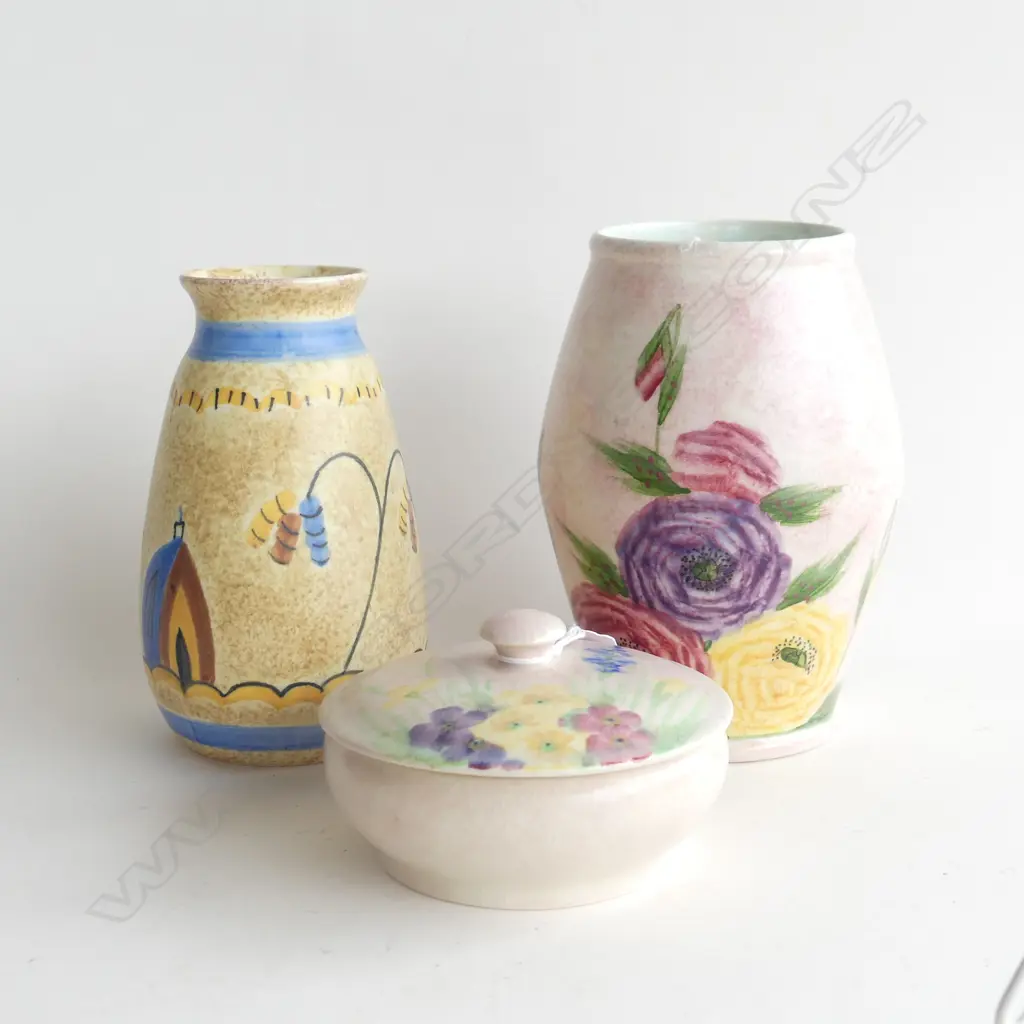 RADFORD RANUNCULA VASE (H 175MM) & PANSY LIDDED DISH (DIA 110MM) + CHAMELEON WARE VASE (H160MM) Image 1++