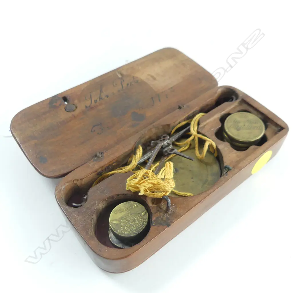 CASED SET GOLD SCALES L 110 MM Image 1++