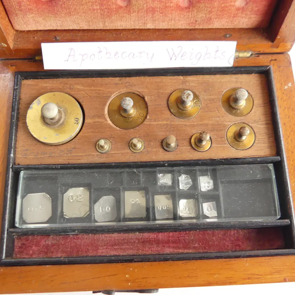 MAHOGANY CASED APOTHACARY WEIGHTS L 120 MM Image 1++