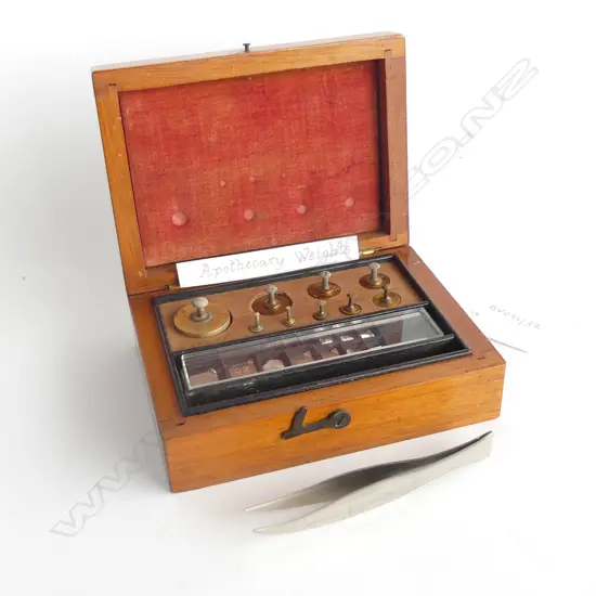 MAHOGANY CASED APOTHACARY WEIGHTS L 120 MM