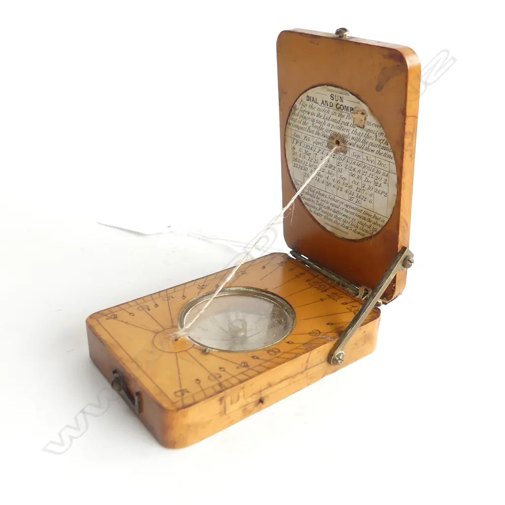 SMALL CASED SUNDIAL & COMPASS L 750 MM Image 1++
