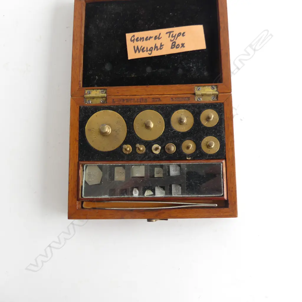 CASED LONDON SET OF BRASS GOLD WEIGHTS L 120 MM Image 1++