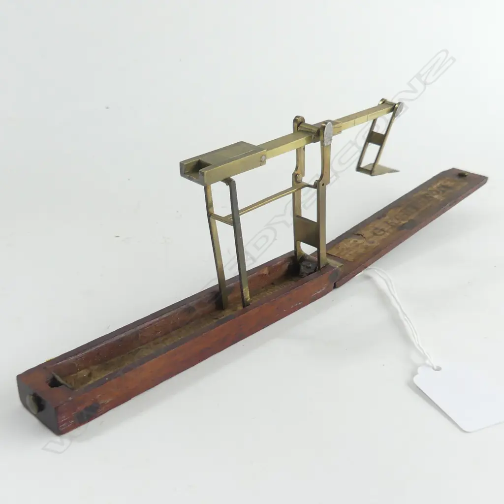 CASED BRASS GUINEA SCALES 390 MM Image 1++