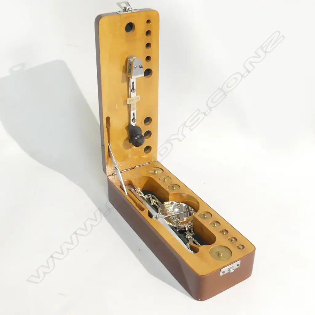 CASED STAINLESS GOLD SCALES & WEIGHTS L 170 MM Image 1++
