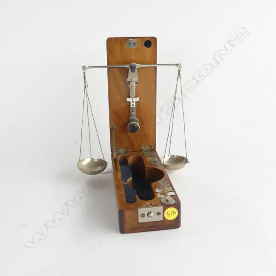 WALNUT CASED STAINLESS GOLD SCALES & WEIGHTS L 150 MM