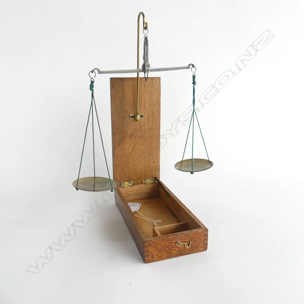 OAK BOXED BRASS GOLD SCALES L 180 MM Image 1++