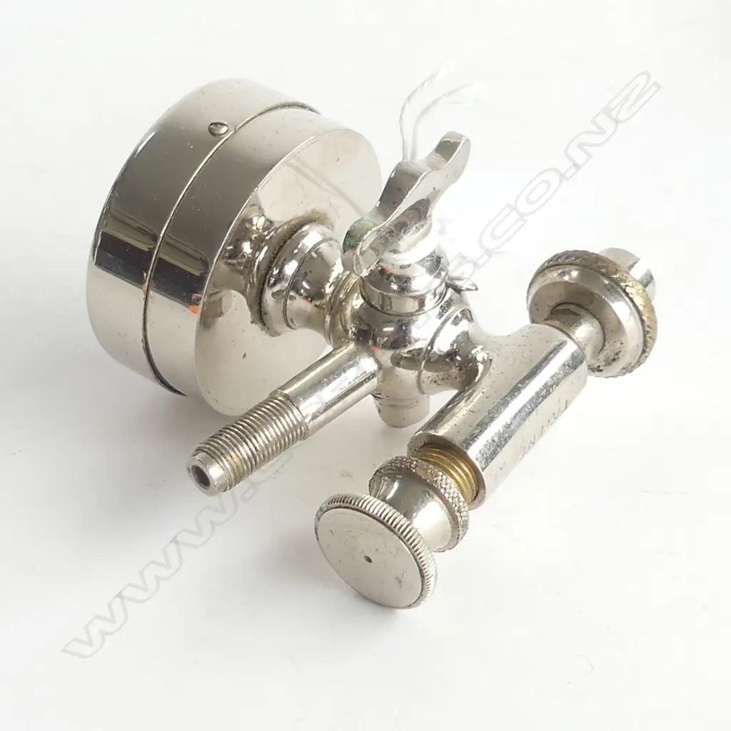 CASED SOUTHALL TYRE PRESSURE GAUGE Image 1++