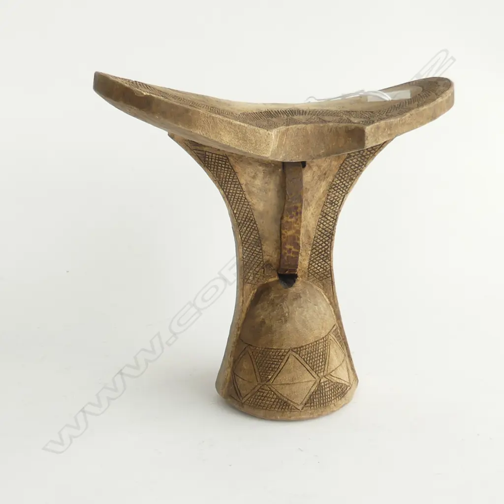 OLD AFRICAN CARVED WOOD HEADREST fine carved detail H.200mm Image 1++