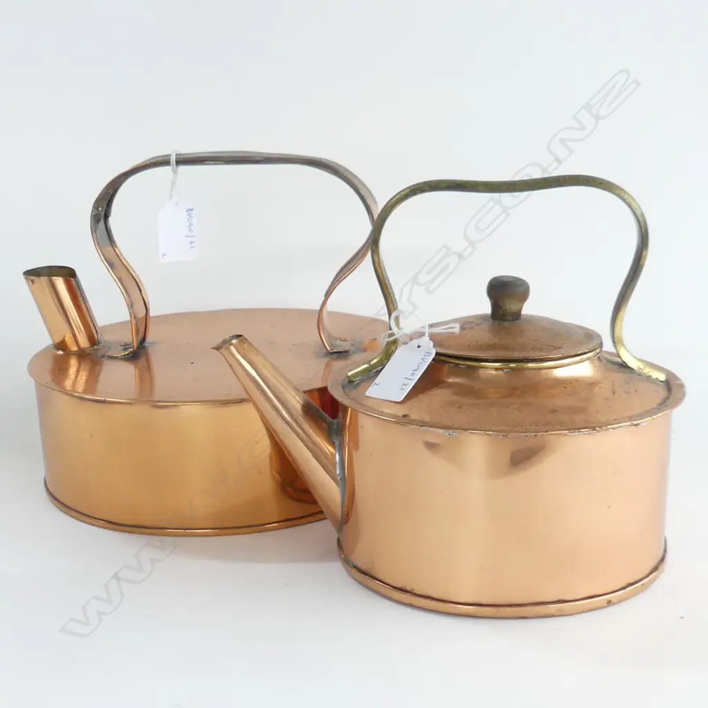 2 COPPER KETTLES Image 1++