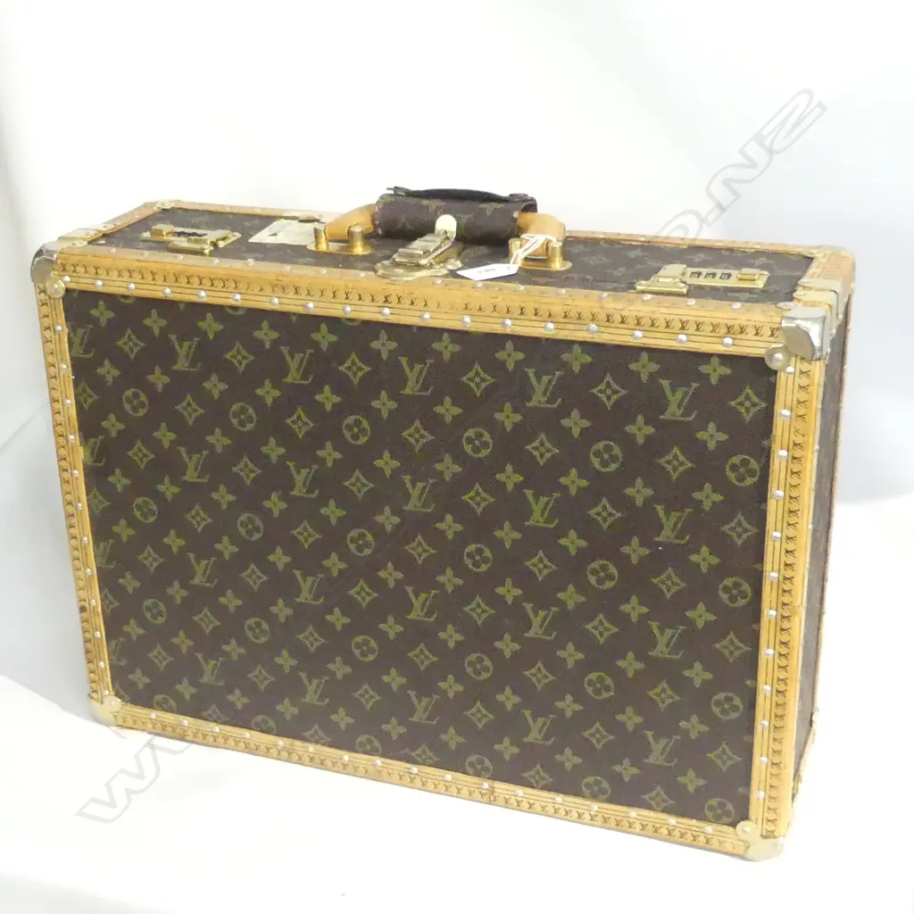 COPY LOUIS VUITTON VINTAGE TRAVEL CASE 380mm deep W.510mm. D.160mm. H.360mm Image 1++