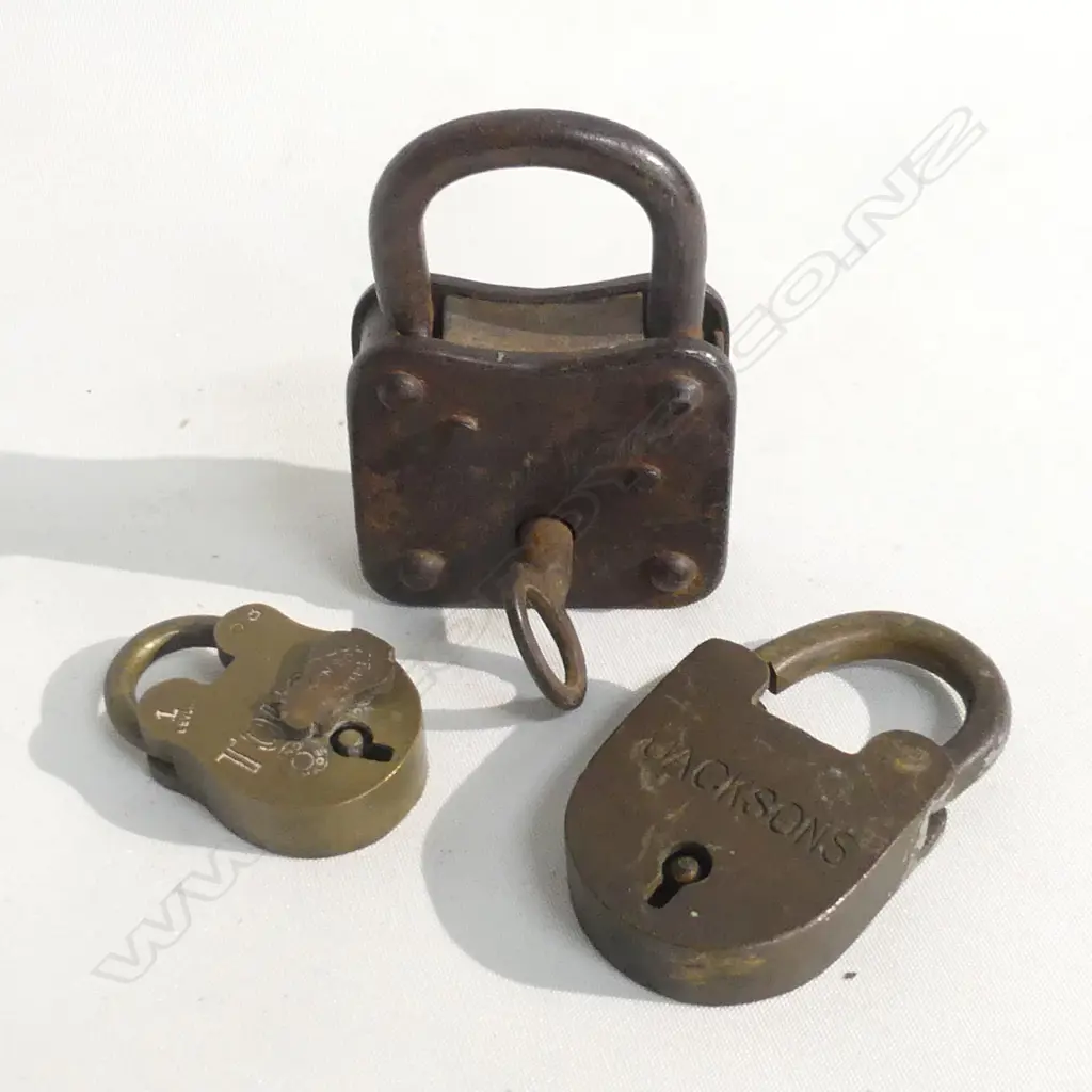 3 OLD PADLOCKS, 8 LEVER WITH KEY, JACKSONS & TOUGH Image 1++