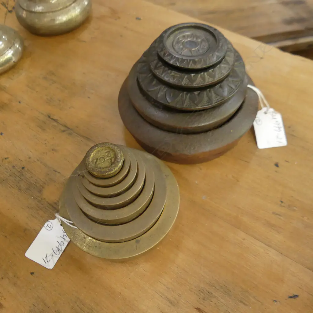 2 SETS OF CIRCULAR WEIGHTS 5 CAST IRON ( AR AND CO) & 9 BRASS Image 1++