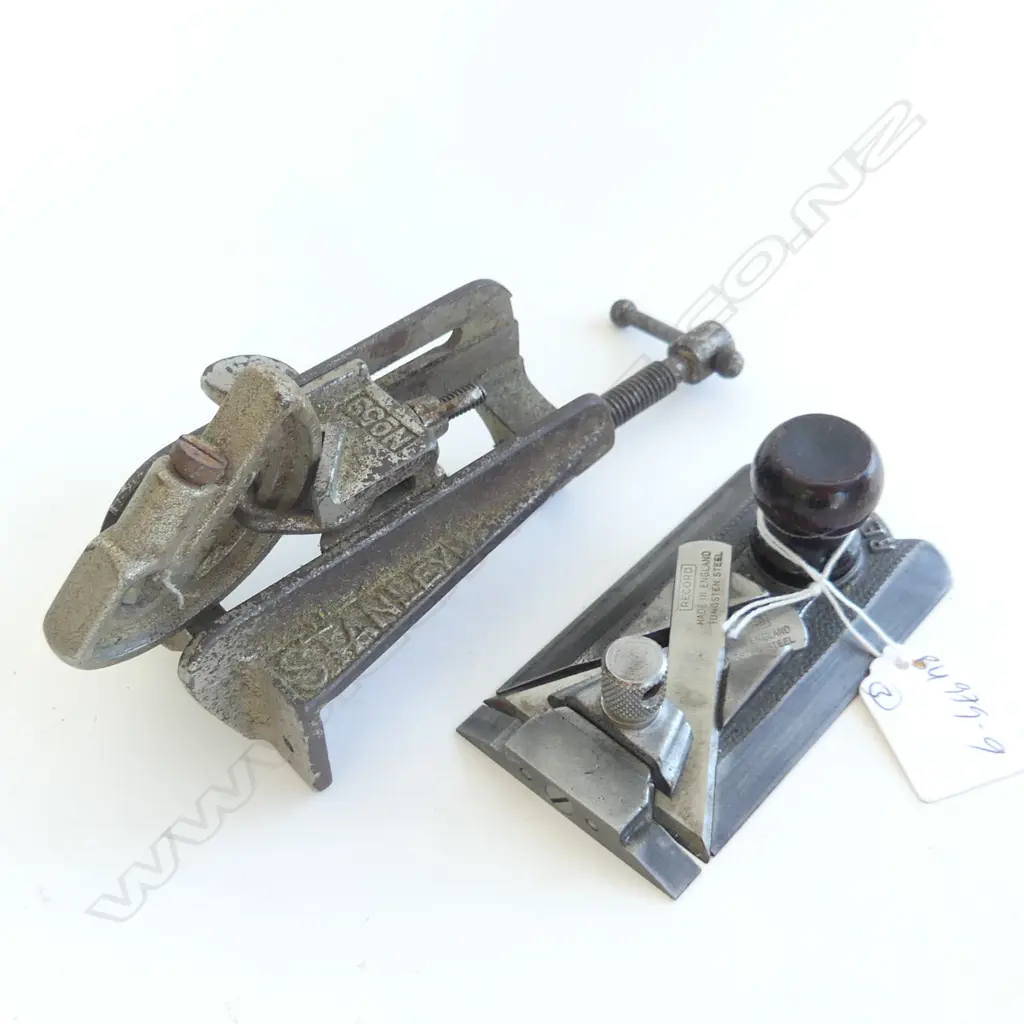 VINTAGE WOODEN PLANE W. 3 ATTACHMENTS (RECORD N. 2506 STANLEY 59 AND ANOTHER) Image 1++