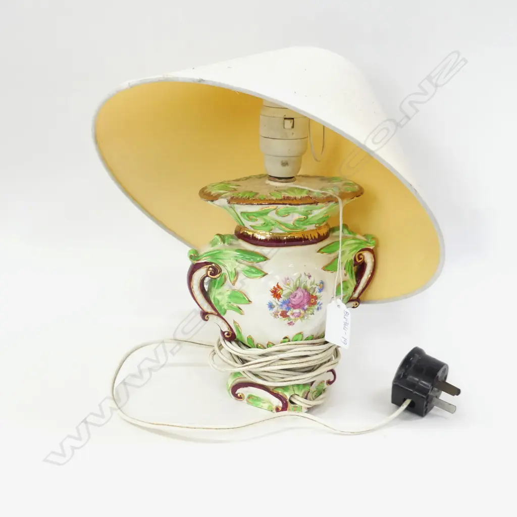 OLD CERAMIC TABLE LAMP & SHADE (CHIP TO TOP RIM) H. 290MM Image 1++