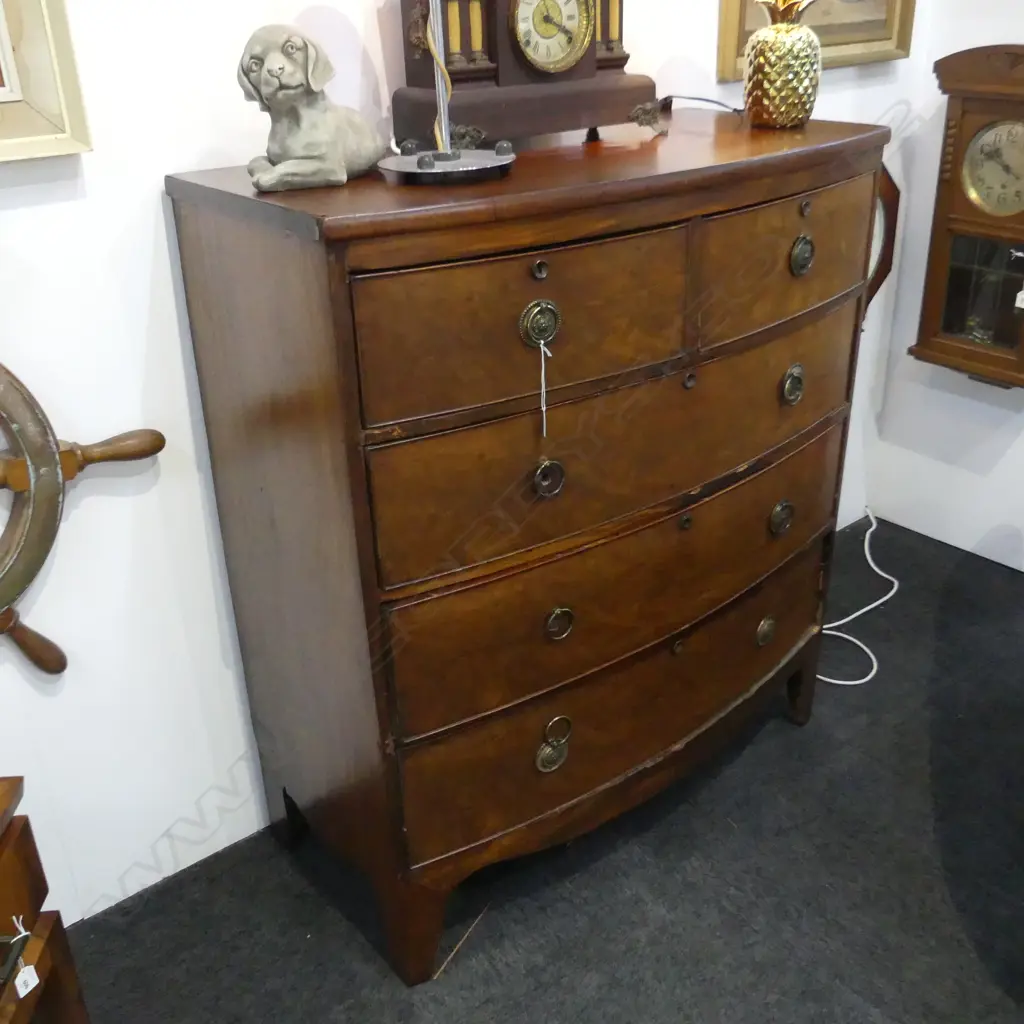 GEO.III MAHOGANY BOW FRONT CHEST some faults. Leg + veneer issues Image 1++
