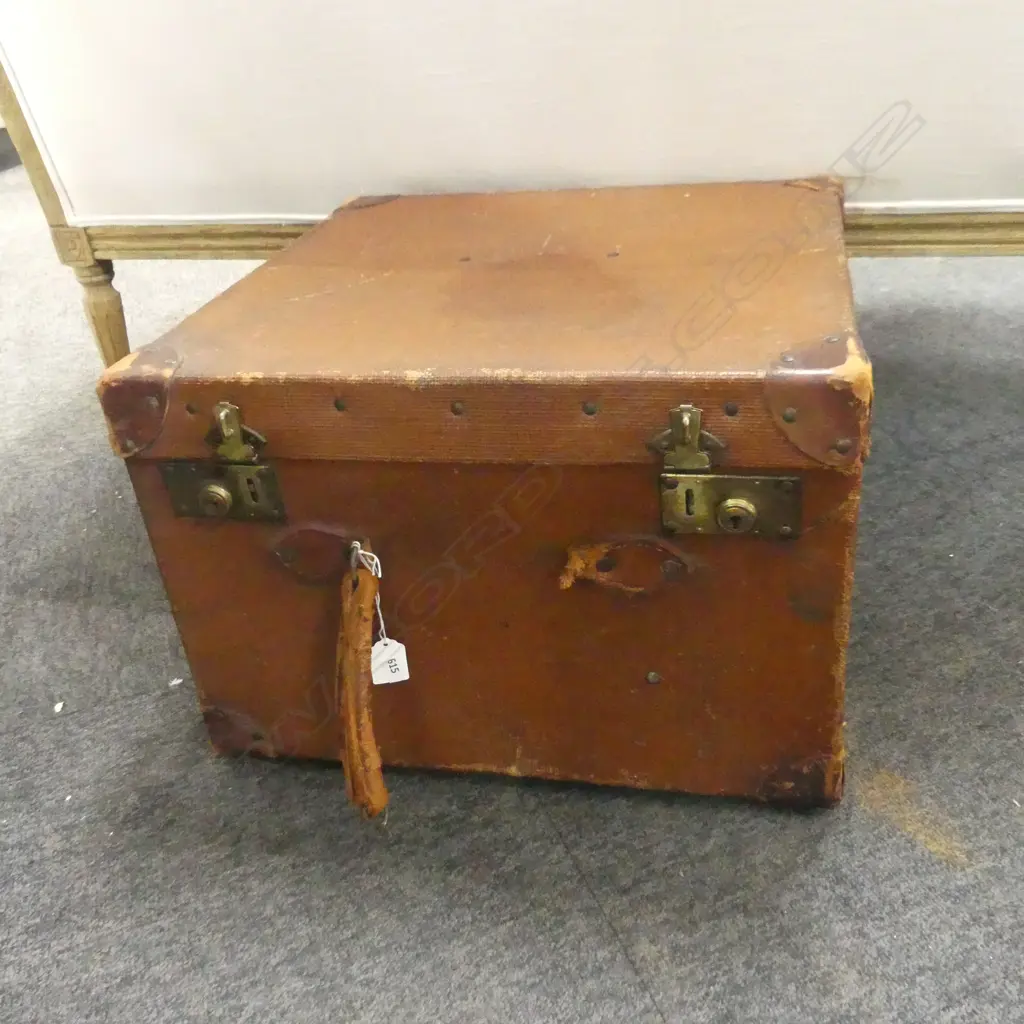 VINTAGE TRUNK TRAVEL CASE 'M.H.' W.450mm Image 1++