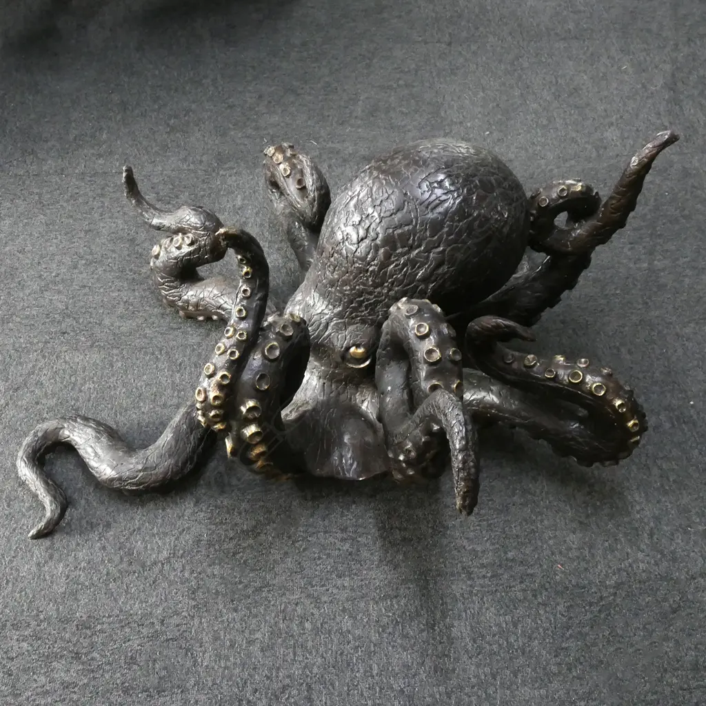 LGE BRONZE CHARACTERFUL OCTOPUS L.1030mm. H.530mm Image 1++