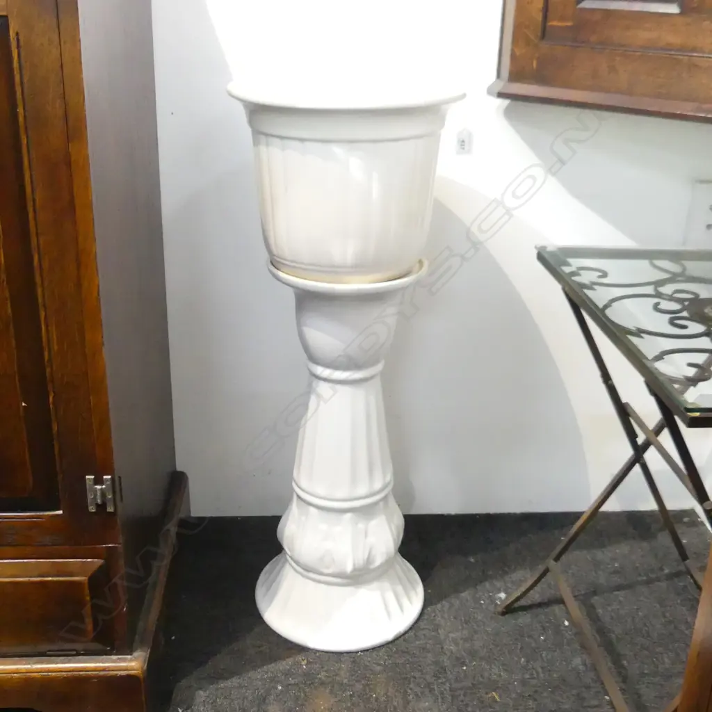 CHINA JARDINERE AND BASE H.820mm Image 1++