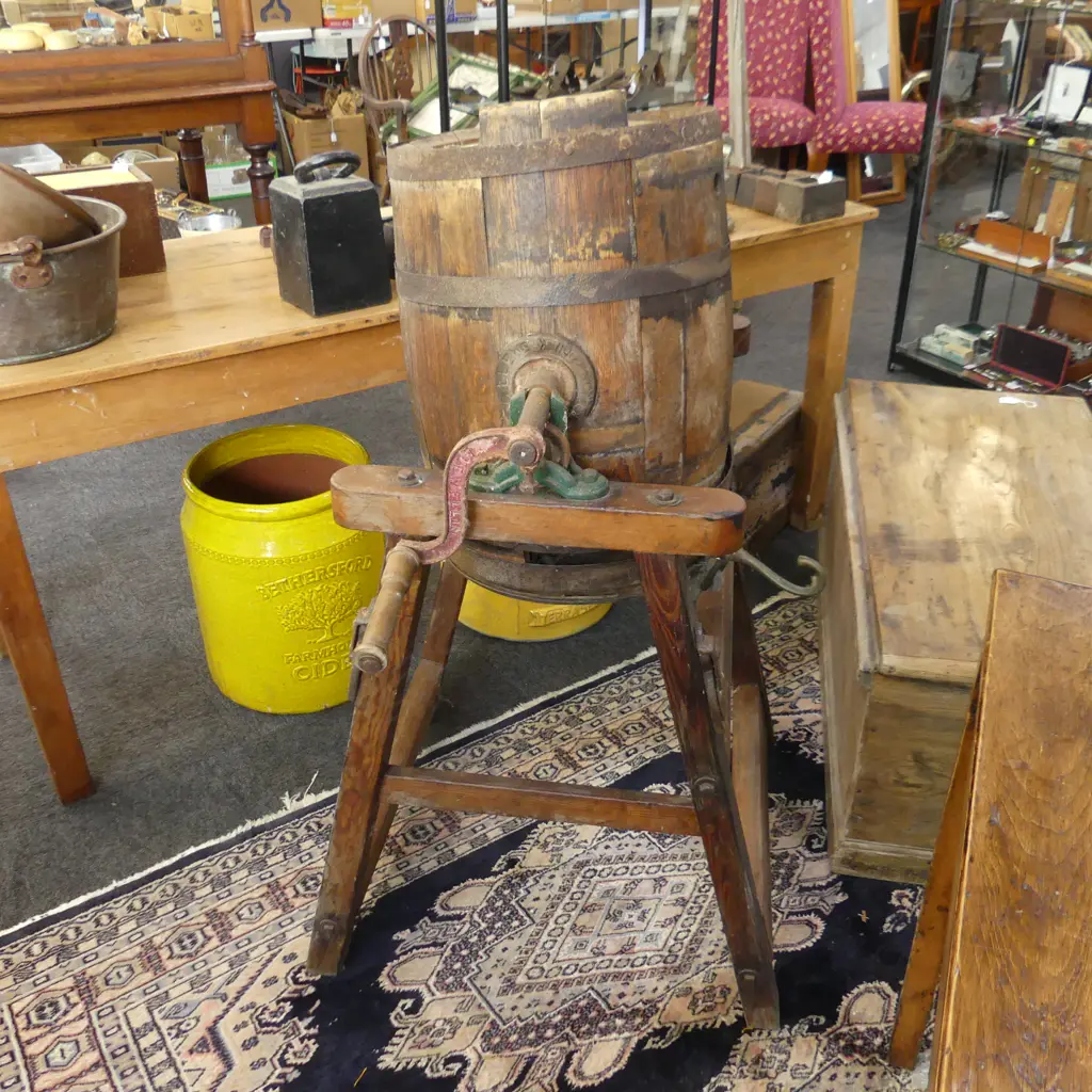 ANTIQUE BARREL CHURN BY BY G. LLEWELLIN SONS HAVERFORDWEST ENGLAND H.1110mm Image 1++