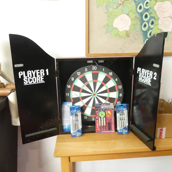 DART BOARD IN POKER CABINET + DARTS H.600mm